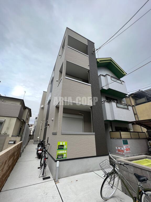建物外観　2021年完成、デザイナーズアパートシリーズ！