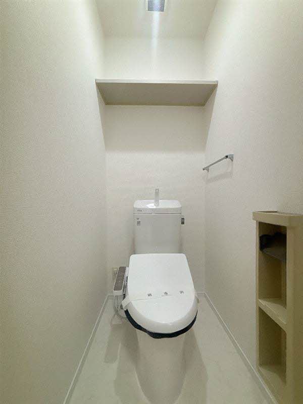 阪急神戸線 神崎川駅 徒歩18分 2階建 築25年のトイレ写真