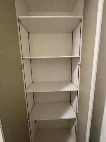 収納　洗面脱衣所にある収納棚です