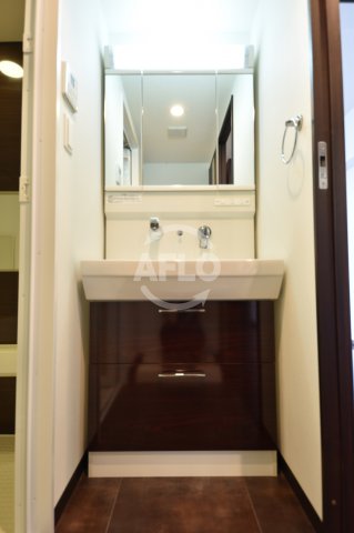 洗面設備　S-RESIDENCE淀屋橋　独立洗面台