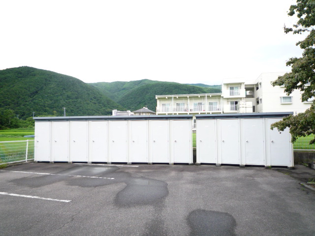 その他設備　物置付き