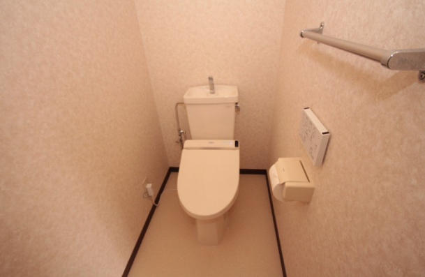 【第1ＩＫビル（３LDK)のトイレ】