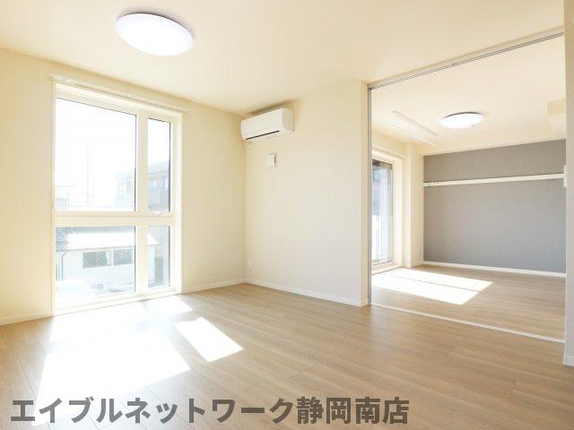 居室・リビング　ゆったりとした居間です