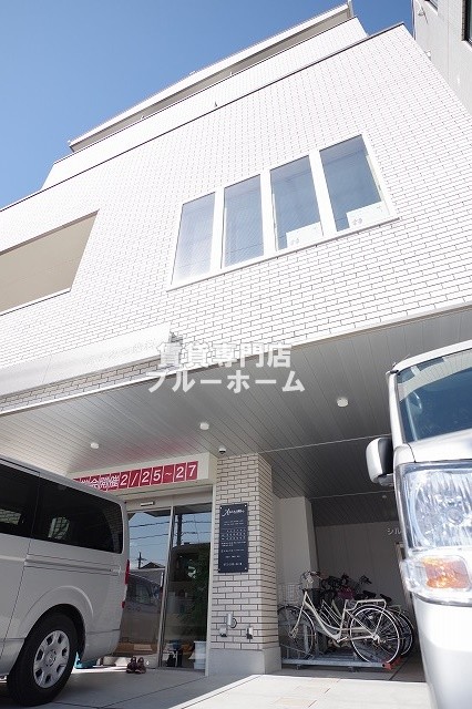 建物外観　鉄骨造の建物です！