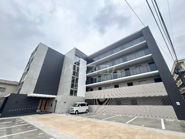 京都市右京区西京極橋詰町のマンションの建物外観