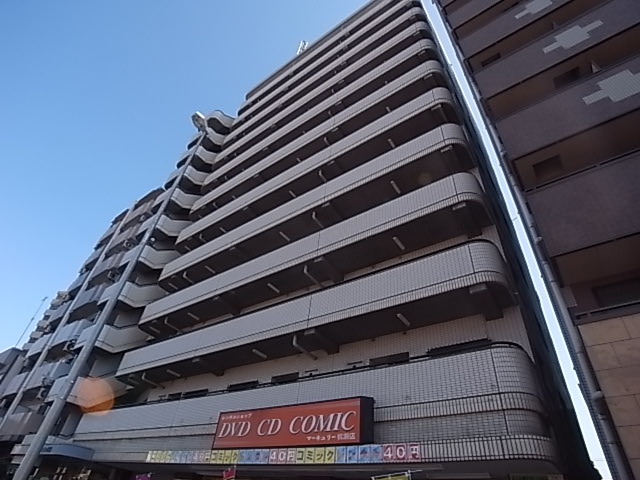 【尼崎市杭瀬本町のマンションの建物外観】