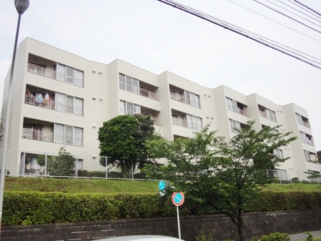 横浜市青葉区桜台のマンションの建物外観