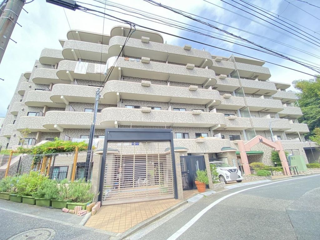 神奈川県横浜市港南区港南１（マンション）の賃貸物件の外観