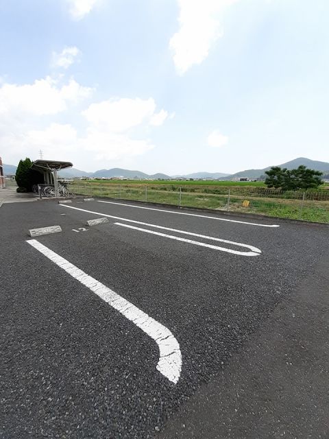 【瀬戸内市長船町土師のアパートの駐車場】