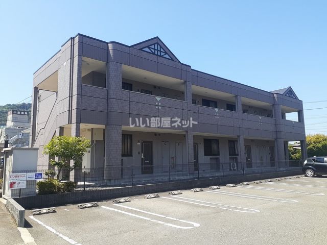 福山市駅家町大字上山守のアパートの建物外観