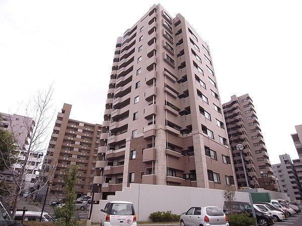 北九州市戸畑区新池のマンションの建物外観