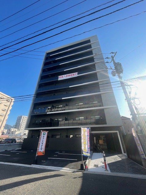 【北九州市小倉北区紺屋町のマンションの建物外観】