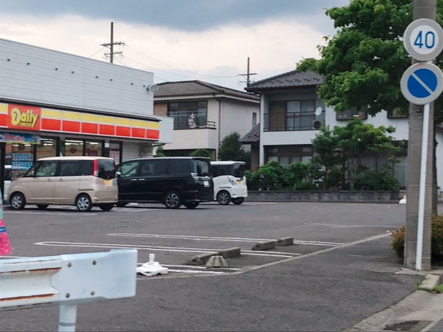 【春日井市四ツ家町のマンションのコンビニ】