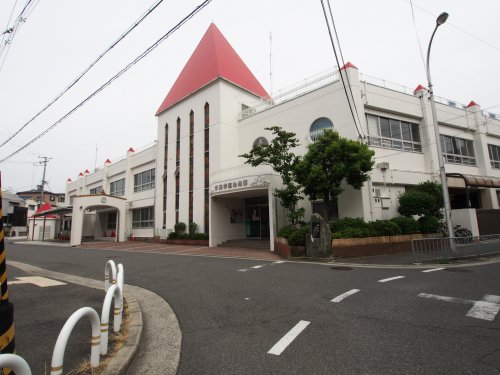 【堺市中区深井水池町のアパートの幼稚園・保育園】