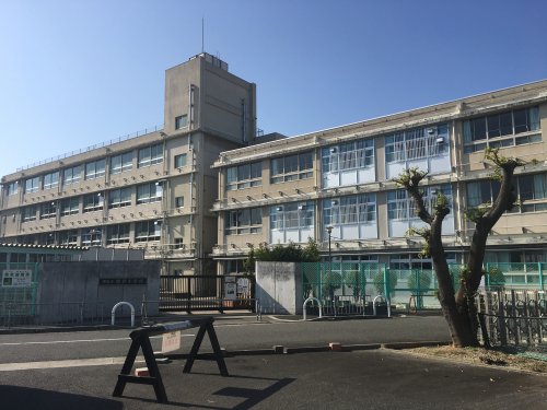 【堺市中区深井水池町のアパートの小学校】