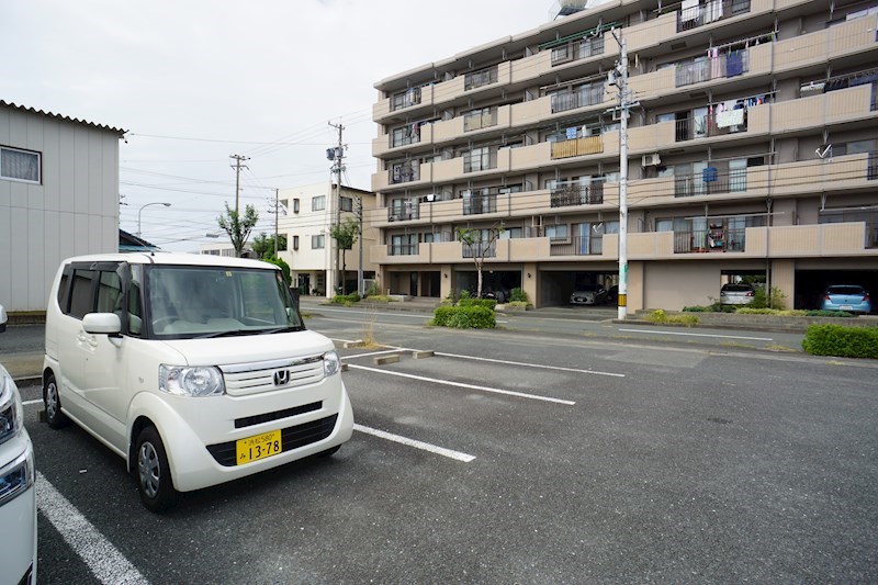 【トーカンマンション高丘の駐車場】