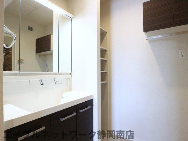 【静岡市駿河区泉町のマンションの洗面設備】