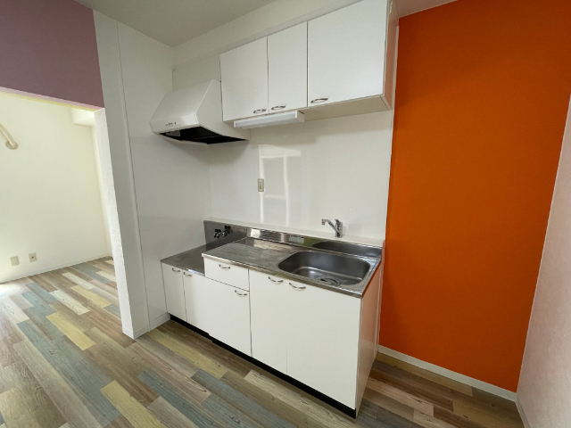 キッチン　調理スペース十分にありますね。