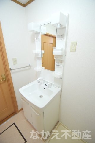 洗面設備　脱衣スペースもあります