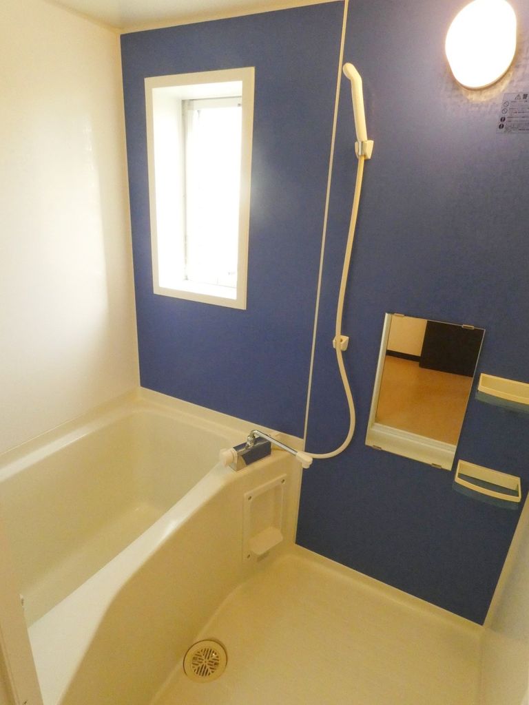 バス・シャワールーム　窓付き