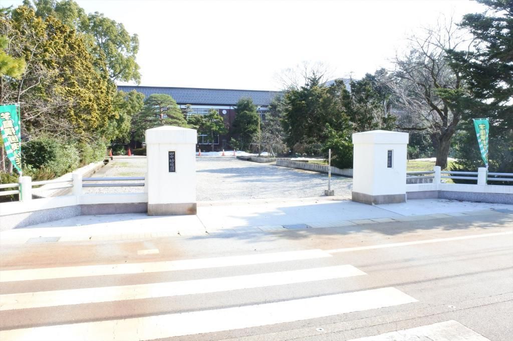 小学校　滑川市立田中小学校（小学校）まで440m