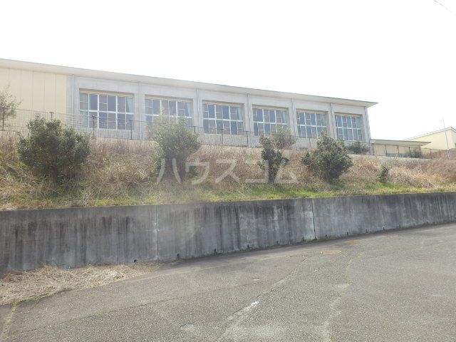 【浜松市中央区雄踏町宇布見のアパートの小学校】