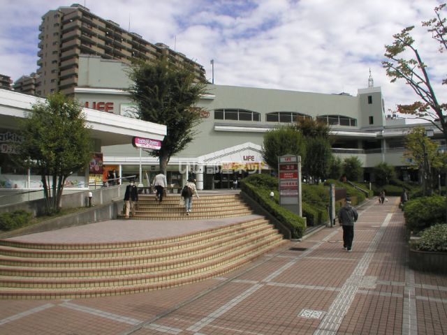 【サン・ステージ緑園都市西の街弐番館のスーパー】