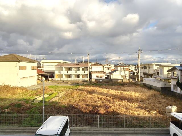 【和歌山市栄谷のアパートの眺望】