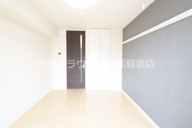 居室・リビング　アクセントクロスは雰囲気もグッとオシャレになりますよね♪