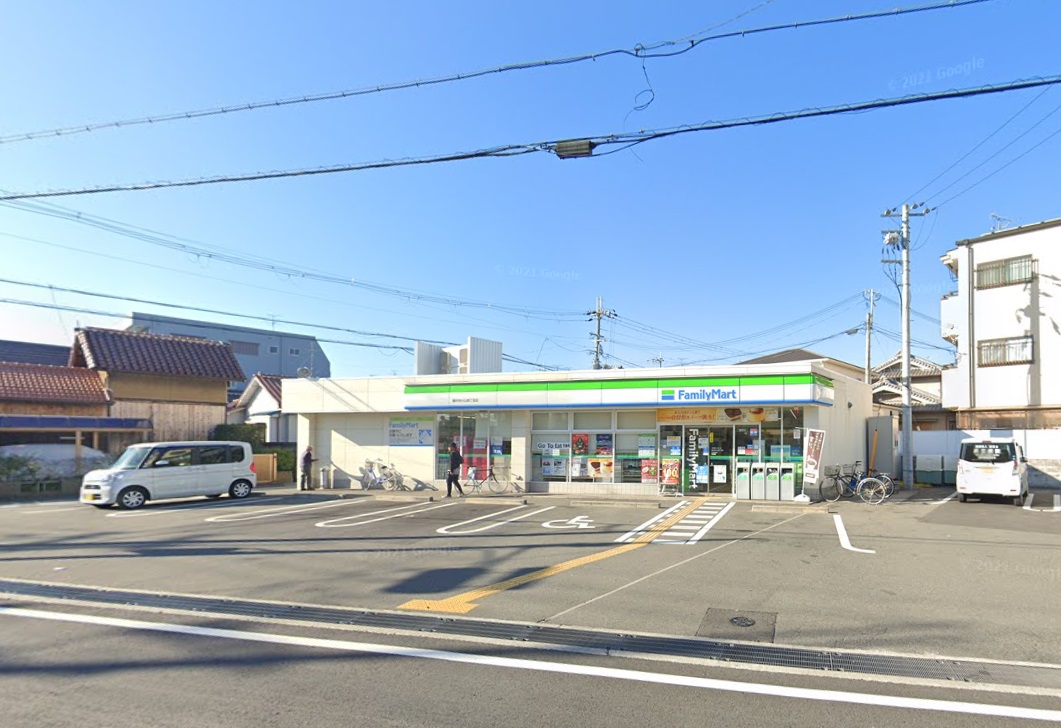 コンビニ　ファミリーマート藤井寺小山四丁目店（コンビニ）まで624m