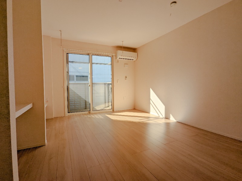 居室・リビング　図面と現状に相違がある場合には現状を優先