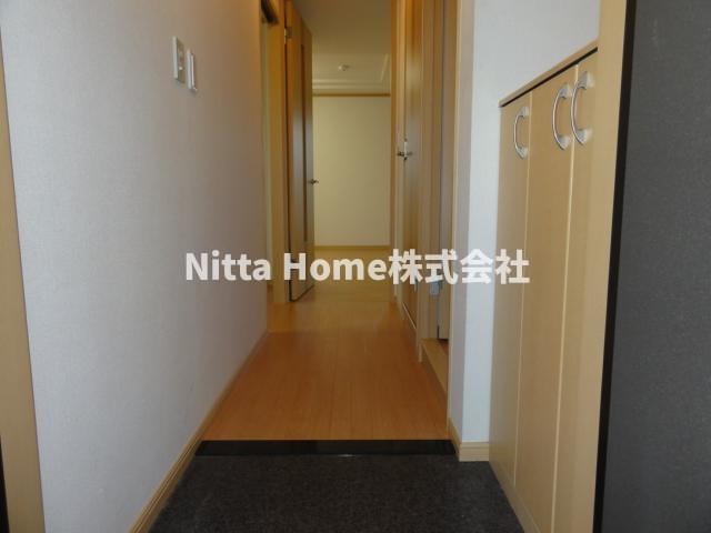 玄関　広いスペースの玄関です(^O^)