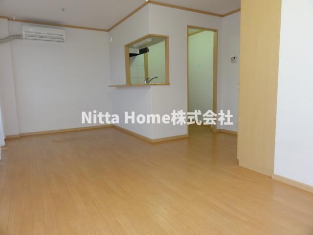 居室・リビング　リビングは１３．８帖に照明器具設置しています☆彡