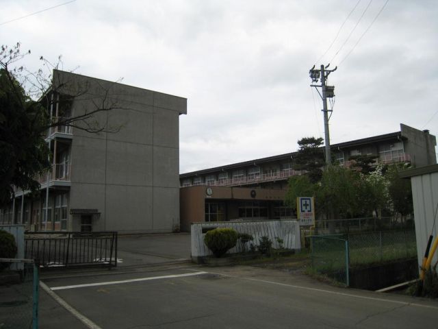 小学校　市立柳原小学校（小学校）まで880m