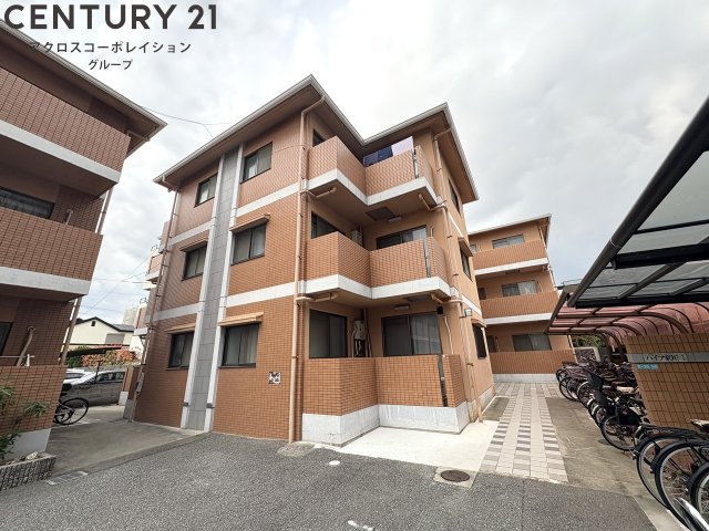 建物外観　敷地内に駐車場あります！