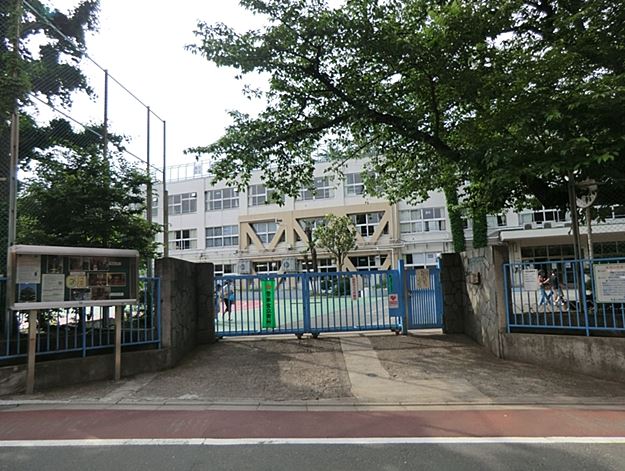 小学校　品川区立芳水小学校（小学校）まで291m