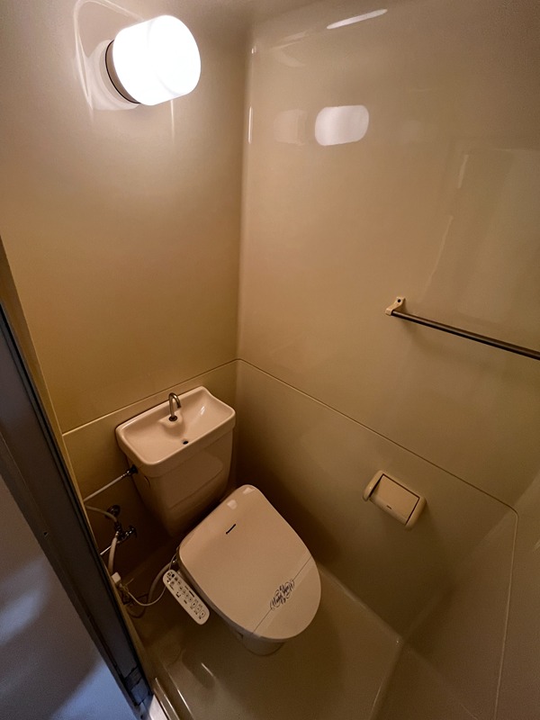 トイレ　写真は別部屋イメージ