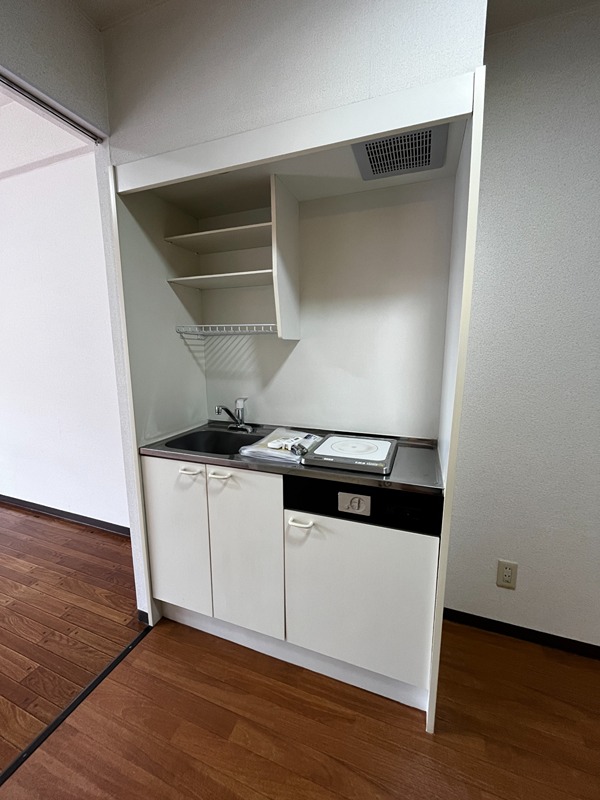 キッチン　写真は別部屋イメージ