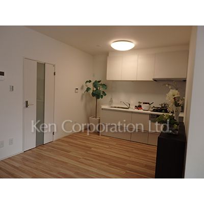 居室・リビング　同タイプ1階のお部屋を撮影。仕様が異なることがあります。