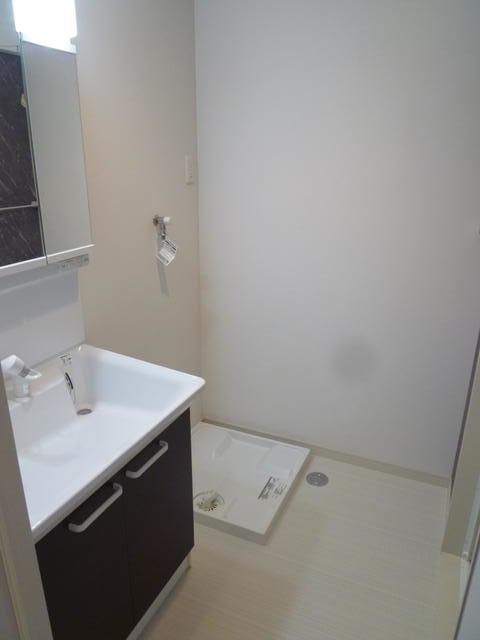 洗面設備　脱衣スペースもあります