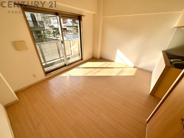 居室・リビング　カウンターキッチンのあるリビングです♪