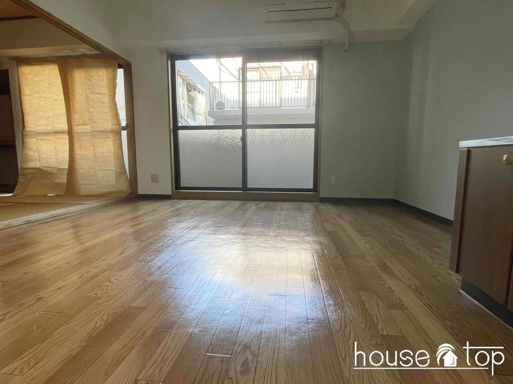 居室・リビング　日当たりの良いリビング