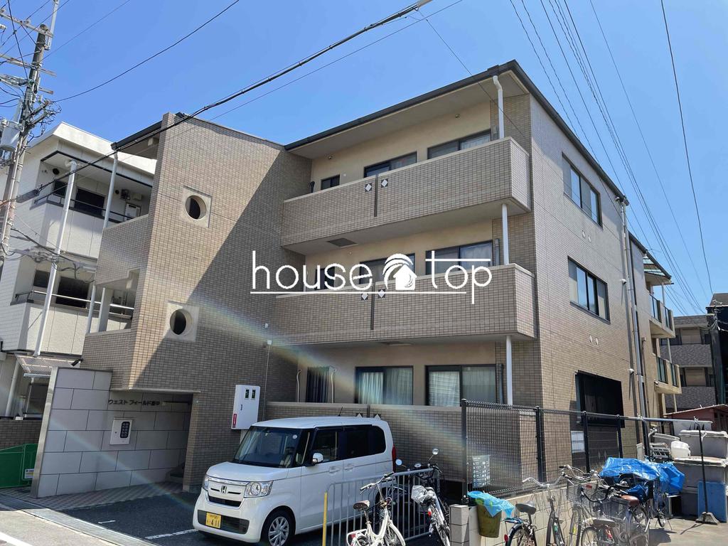 建物外観　閑静な住宅街！貴重な鉄筋コンクリート造