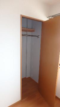 収納　コートも掛けられるクローゼット♪（イメージ）