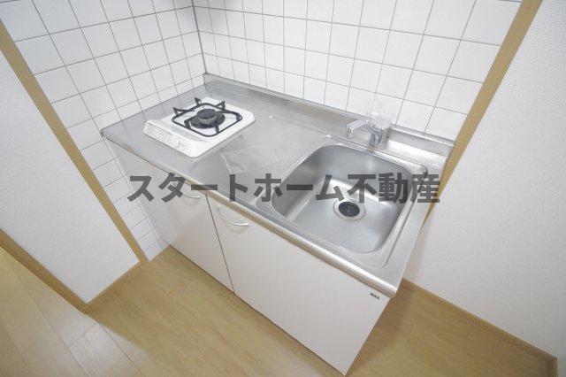 キッチン　コンパクトなキッチンで掃除もラクラク