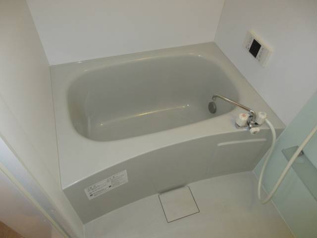 バス・シャワールーム　追い焚き式バス（同型タイプ）