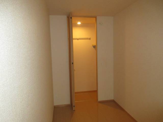 収納　クローゼット収納（同型タイプ）