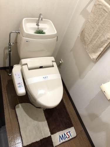 トイレ　温水洗浄便座