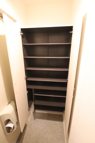 収納　シューズボックス