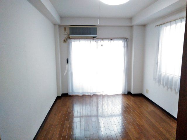 ジュネス丸池の居間写真